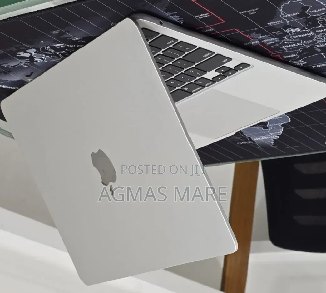 New Laptop Apple MacBook Air 2024 M3 16GB Apple M3 SSD 256GB