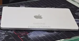 New Laptop Apple MacBook Air 2024 M3 16GB Apple M3 SSD 16 GB