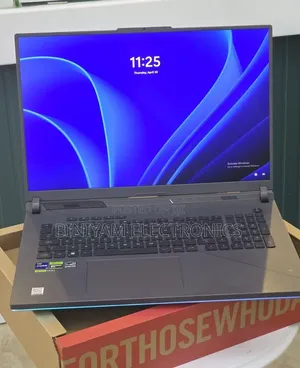 New Laptop Asus ROG Strix G18 16GB Intel Core i9 SSD 1T