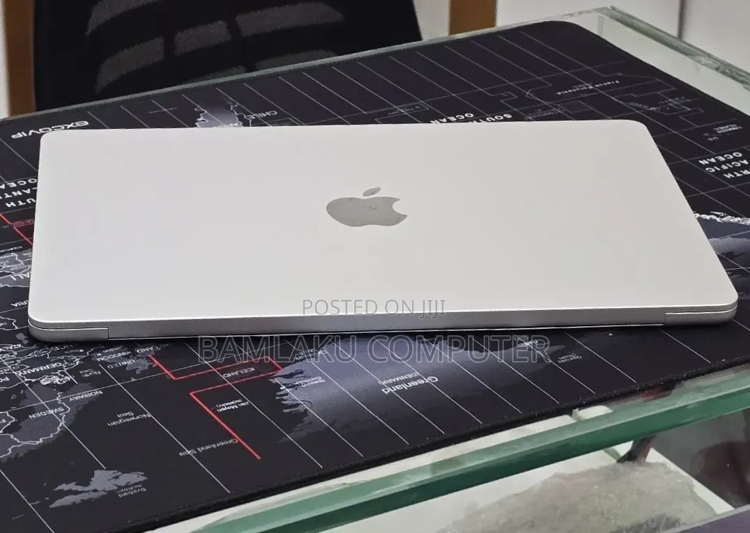 New Laptop Apple MacBook Air 2024 M3 16GB Apple M3 SSD 256GB