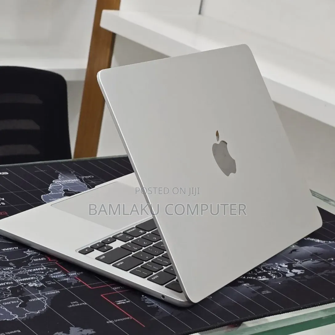 New Laptop Apple MacBook Air 2024 M3 16GB Apple M3 SSD 256GB