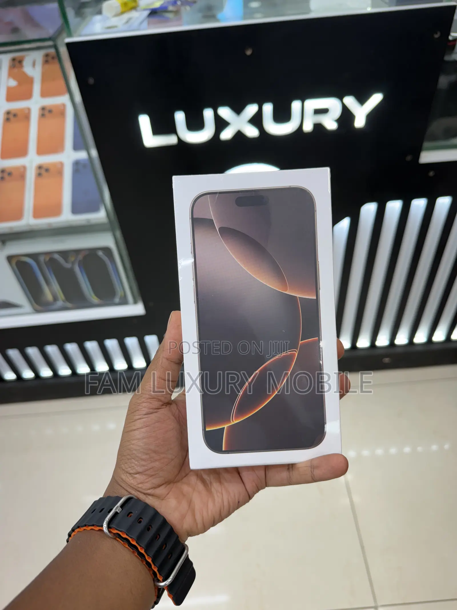 New Apple iPhone 16 Pro Max 256 GB Gold