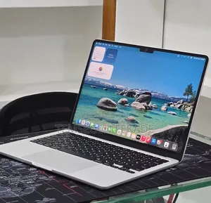 New Laptop Apple MacBook Air 2024 M3 16GB Apple M3 SSD 256GB