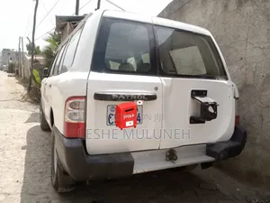 Nissan Patrol 2004 White
