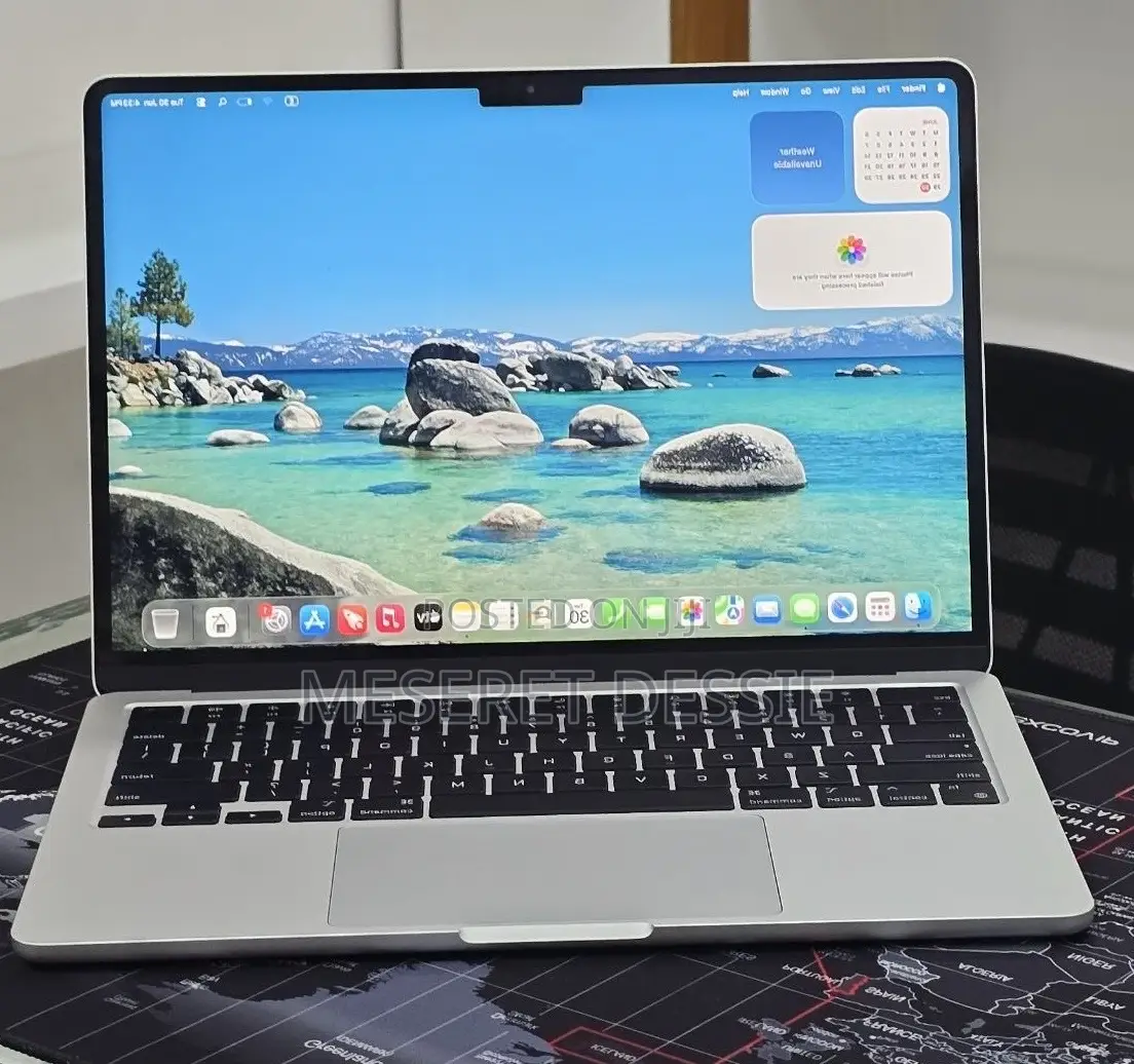 New Laptop Apple MacBook Air 2024 M3 16GB Intel Core M3 SSD 256GB