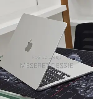 New Laptop Apple MacBook Air 2024 M3 16GB Intel Core M3 SSD 256GB