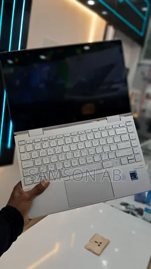 New Laptop HP Envy x360 8GB Intel Core i7 SSD 512GB