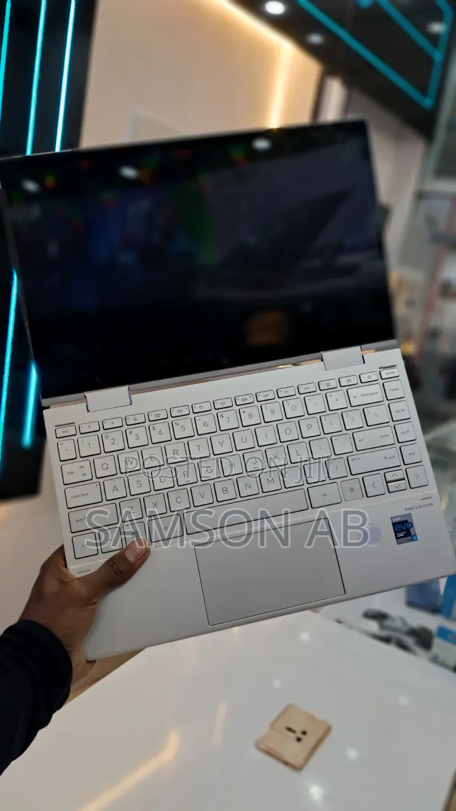 New Laptop HP Envy x360 8GB Intel Core i7 SSD 512GB