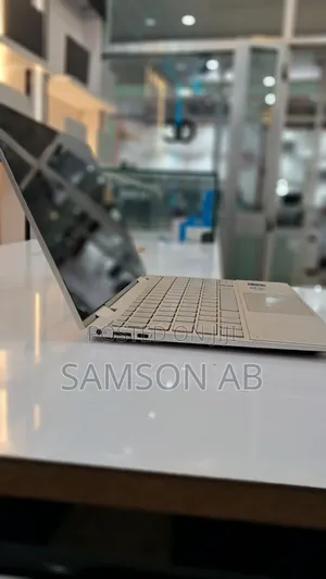New Laptop HP Envy x360 8GB Intel Core i7 SSD 512GB