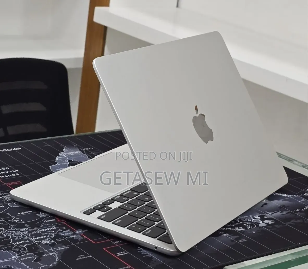 New Laptop Apple MacBook Air 2024 M3 16GB Apple M3 SSD 256GB