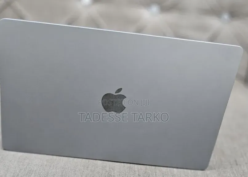 New Laptop Apple MacBook Air 2024 M3 8GB Apple M3 SSD 512GB