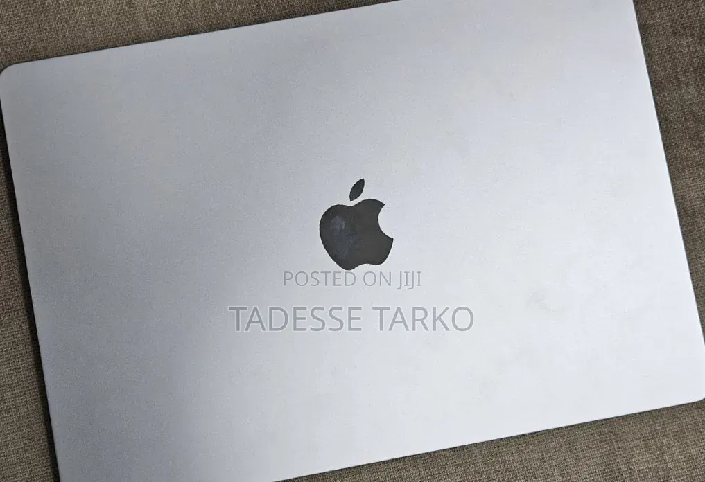 New Laptop Apple MacBook Air 2024 M3 8GB Apple M3 SSD 512GB