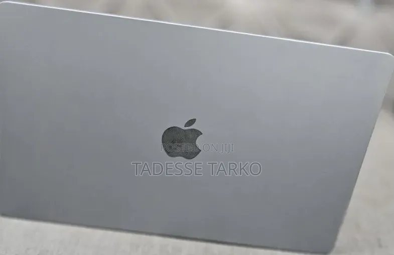 New Laptop Apple MacBook Air 2024 M3 8GB Apple M3 SSD 512GB
