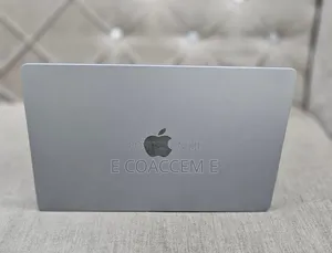 New Laptop Apple MacBook 8GB Apple M3 SSD 512GB