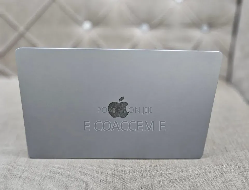New Laptop Apple MacBook 8GB Apple M3 SSD 512GB