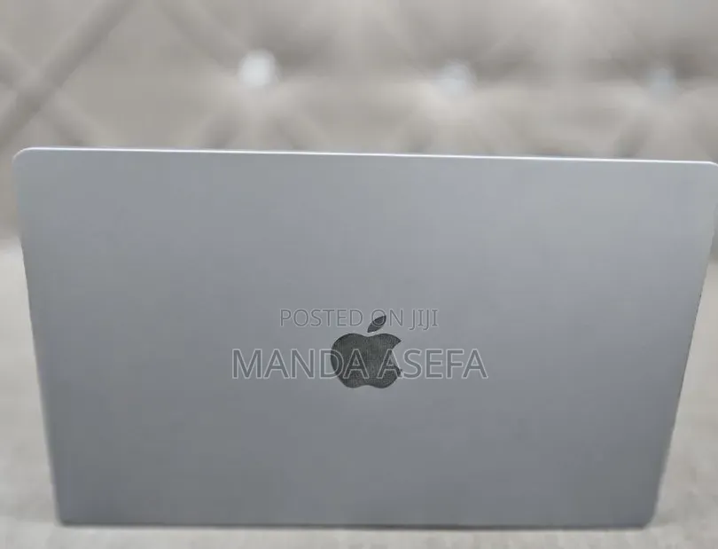 New Laptop Apple MacBook Air 2024 M3 16GB Apple M3 SSD 256GB