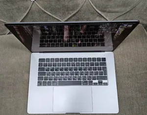 New Laptop Apple MacBook Air 2024 M3 16GB Apple M3 SSD 256GB