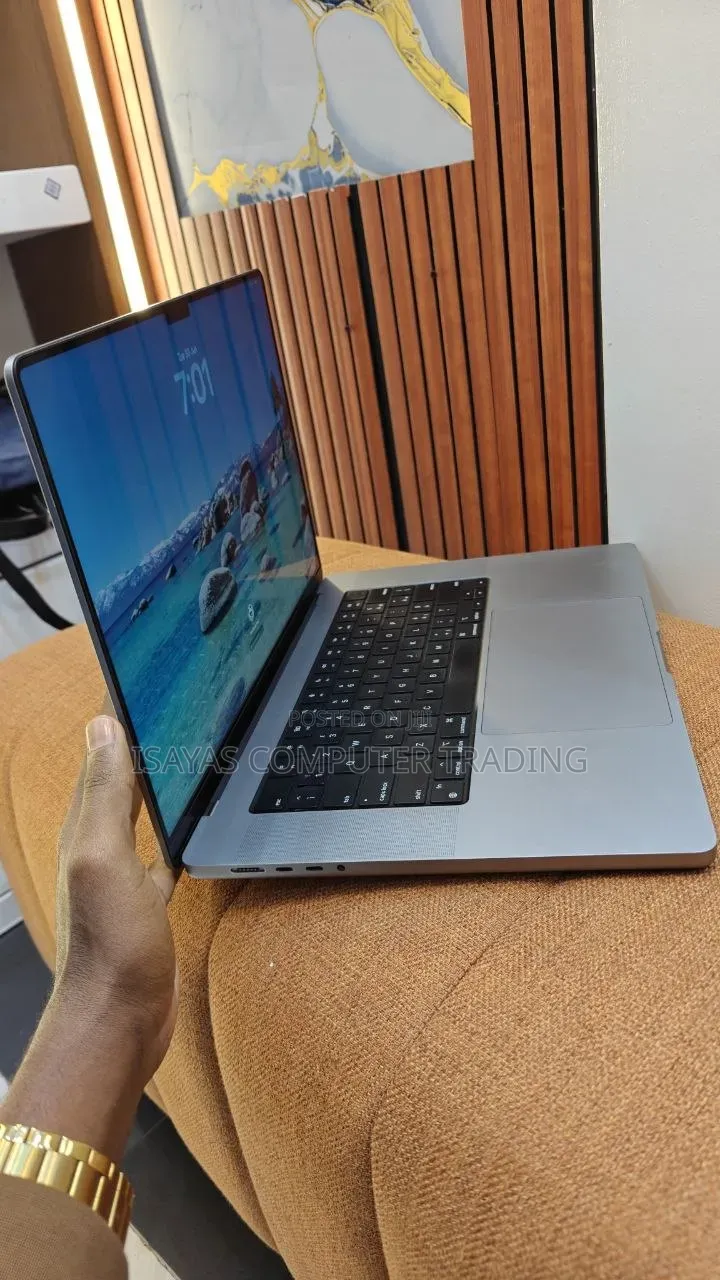 New Laptop Apple MacBook Pro 2021 M1 16GB Apple M1 Pro SSD 512GB