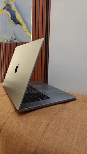 New Laptop Apple MacBook Pro 2021 M1 16GB Apple M1 Pro SSD 512GB