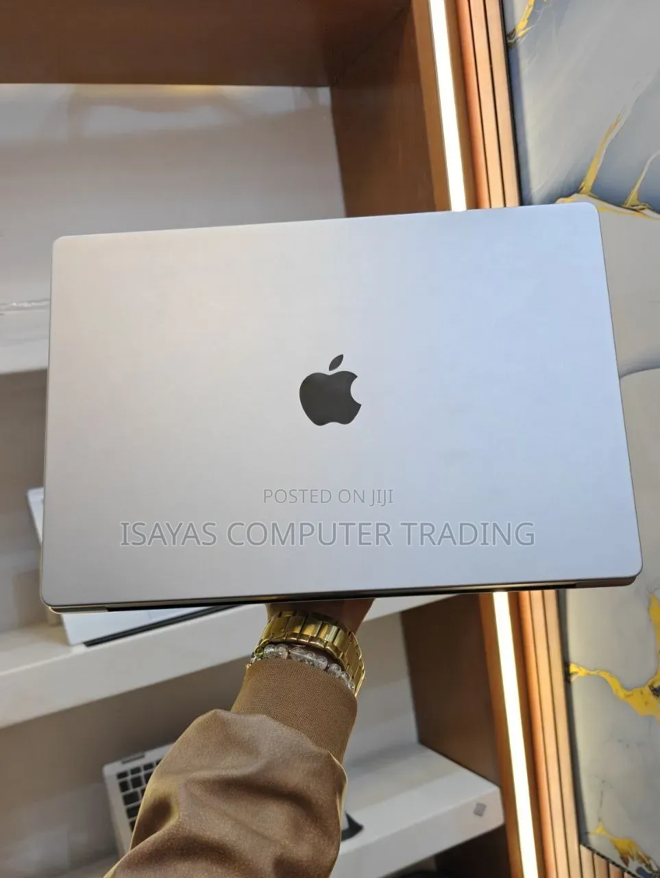New Laptop Apple MacBook Pro 2021 M1 16GB Apple M1 Pro SSD 512GB