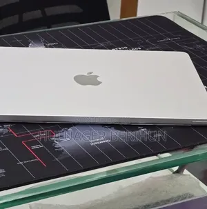 New Laptop Apple MacBook Air 2024 M3 16GB Apple M3 SSD 256GB