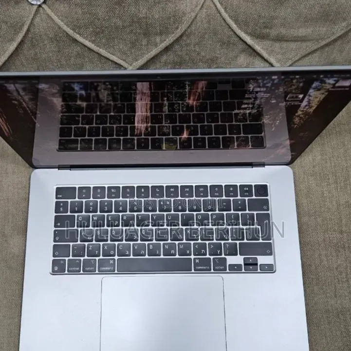 New Laptop Apple MacBook Air 2024 M3 8GB Apple M3 SSD 512GB