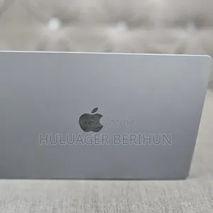 New Laptop Apple MacBook Air 2024 M3 8GB Apple M3 SSD 512GB