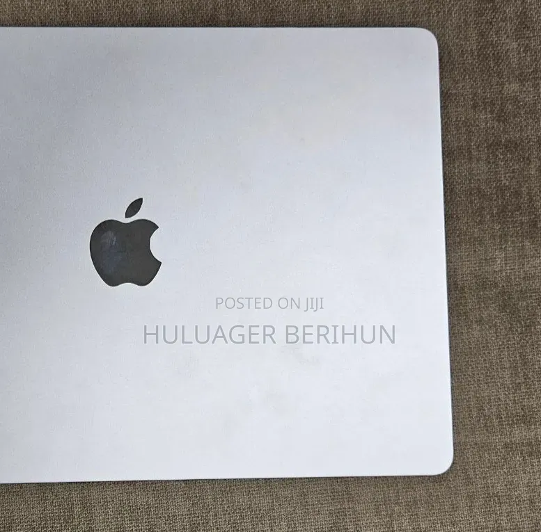 New Laptop Apple MacBook Air 2024 M3 8GB Apple M3 SSD 512GB