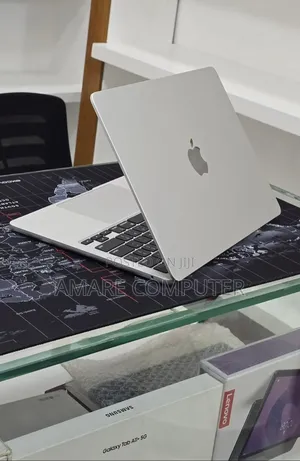 New Laptop Apple MacBook Air 2024 M3 16GB Apple M3 SSD 256GB