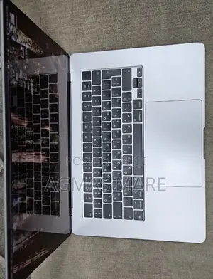 New Laptop Apple MacBook Air 2024 M3 8GB Apple M3 SSD 512GB
