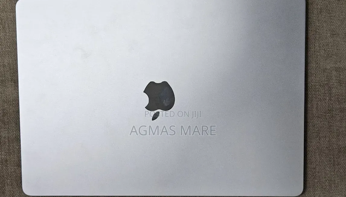 New Laptop Apple MacBook Air 2024 M3 8GB Apple M3 SSD 512GB