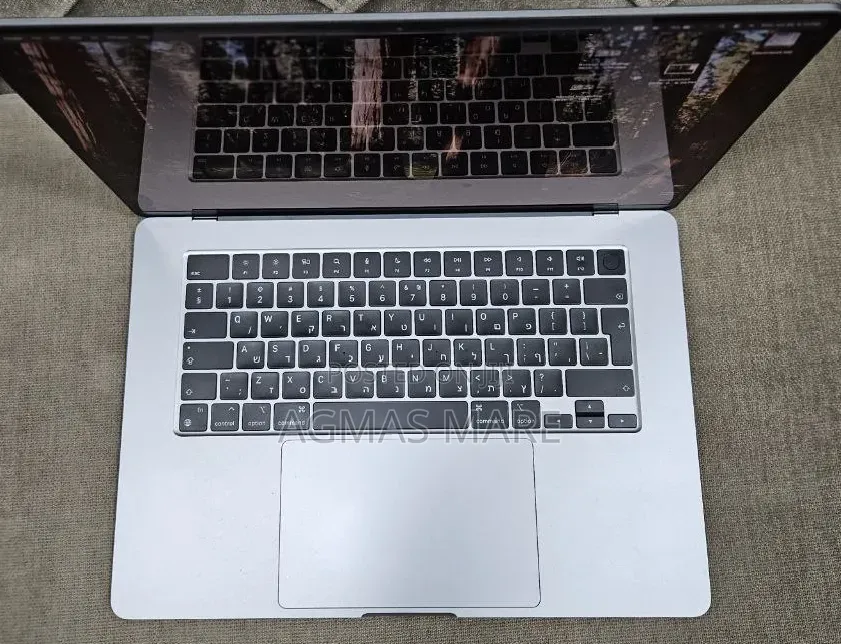New Laptop Apple MacBook Air 2024 M3 8GB Apple M3 SSD 512GB