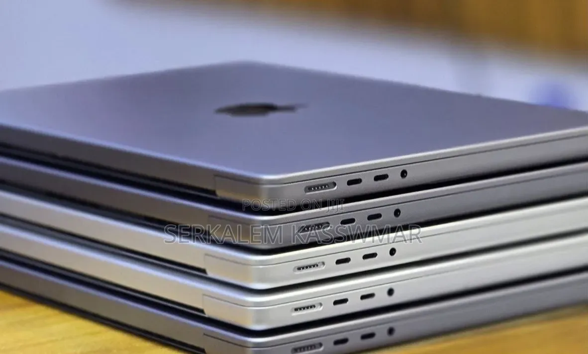 New Laptop Apple MacBook Pro 16GB Apple M1 SSD 512GB