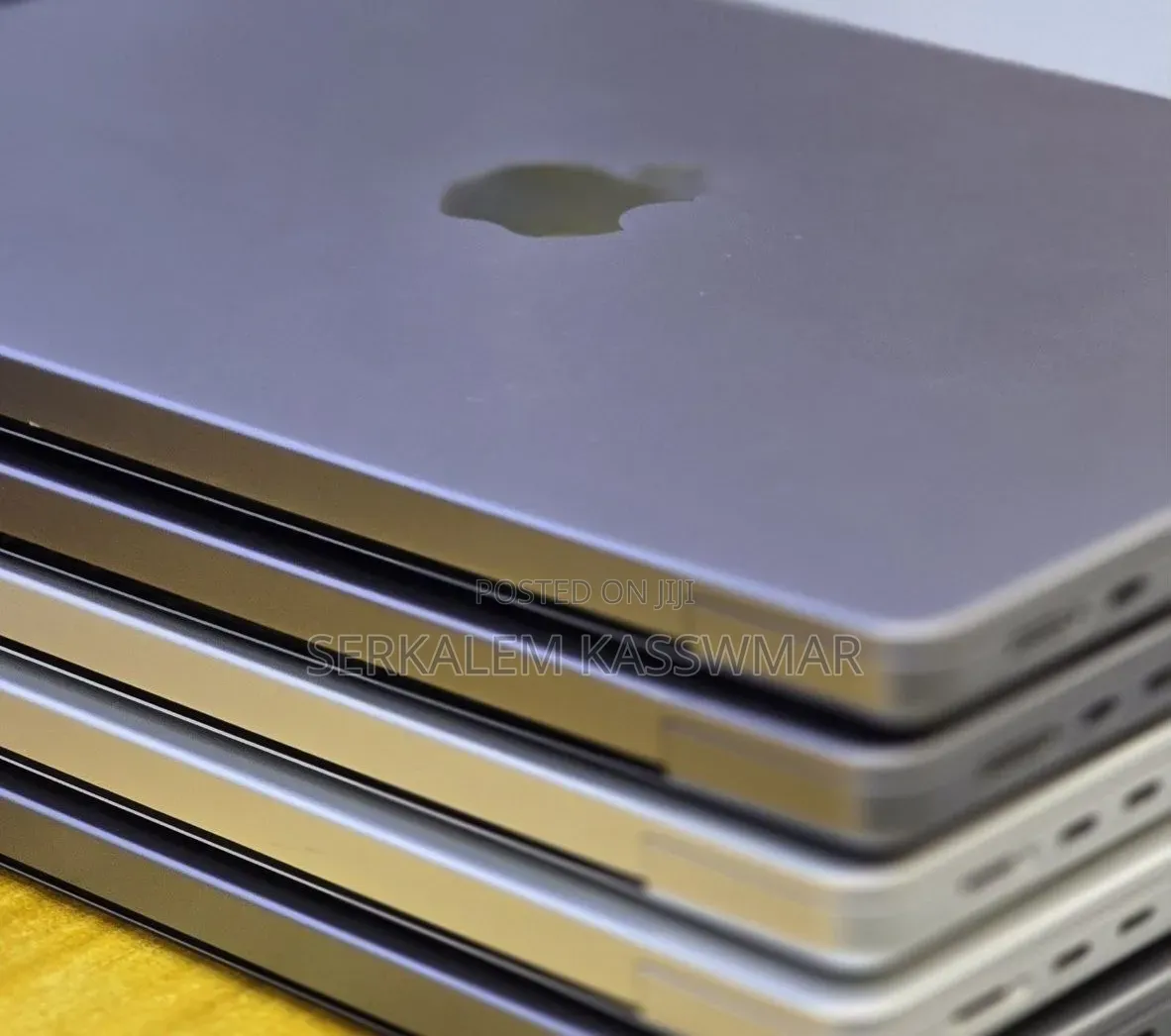 New Laptop Apple MacBook Pro 16GB Apple M1 SSD 512GB