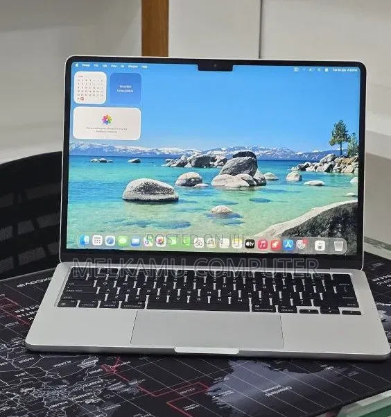 New Laptop Apple MacBook Air 2024 M3 16GB Apple M3 SSD 256GB