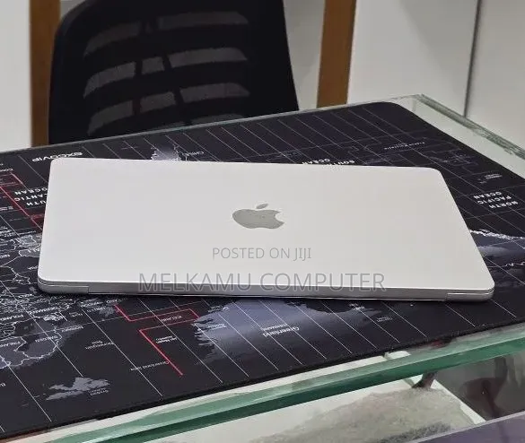 New Laptop Apple MacBook Air 2024 M3 16GB Apple M3 SSD 256GB