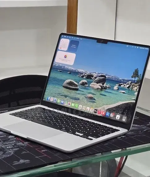 New Laptop Apple MacBook Air 2024 M3 16GB Apple M3 SSD 256GB