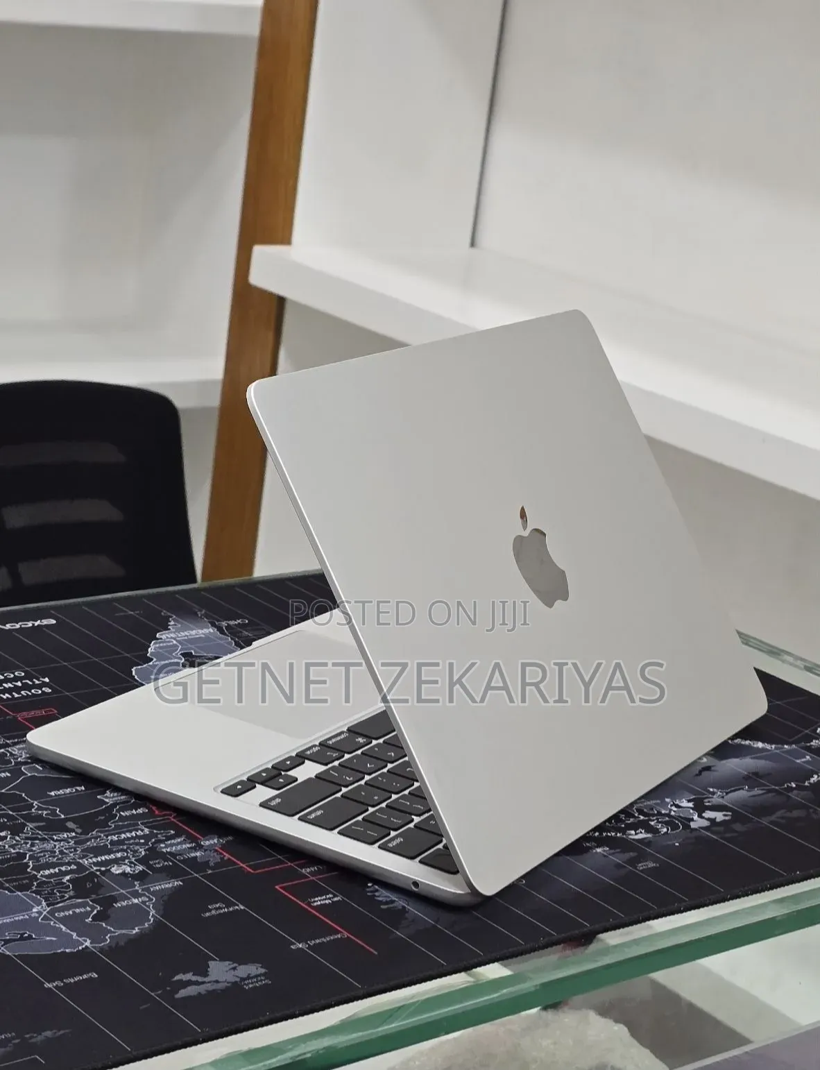 New Laptop Apple MacBook Air 2024 M3 16GB Apple M3 SSD 256GB