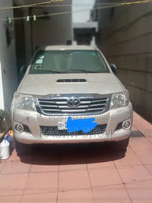 Toyota Hilux 2015 Blue