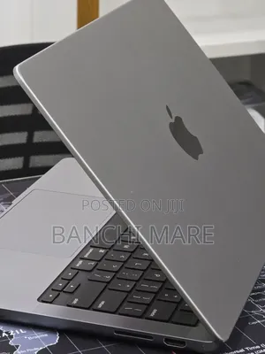 New Laptop Apple MacBook Pro 2023 M3 8GB Apple M3 Pro SSD 512GB