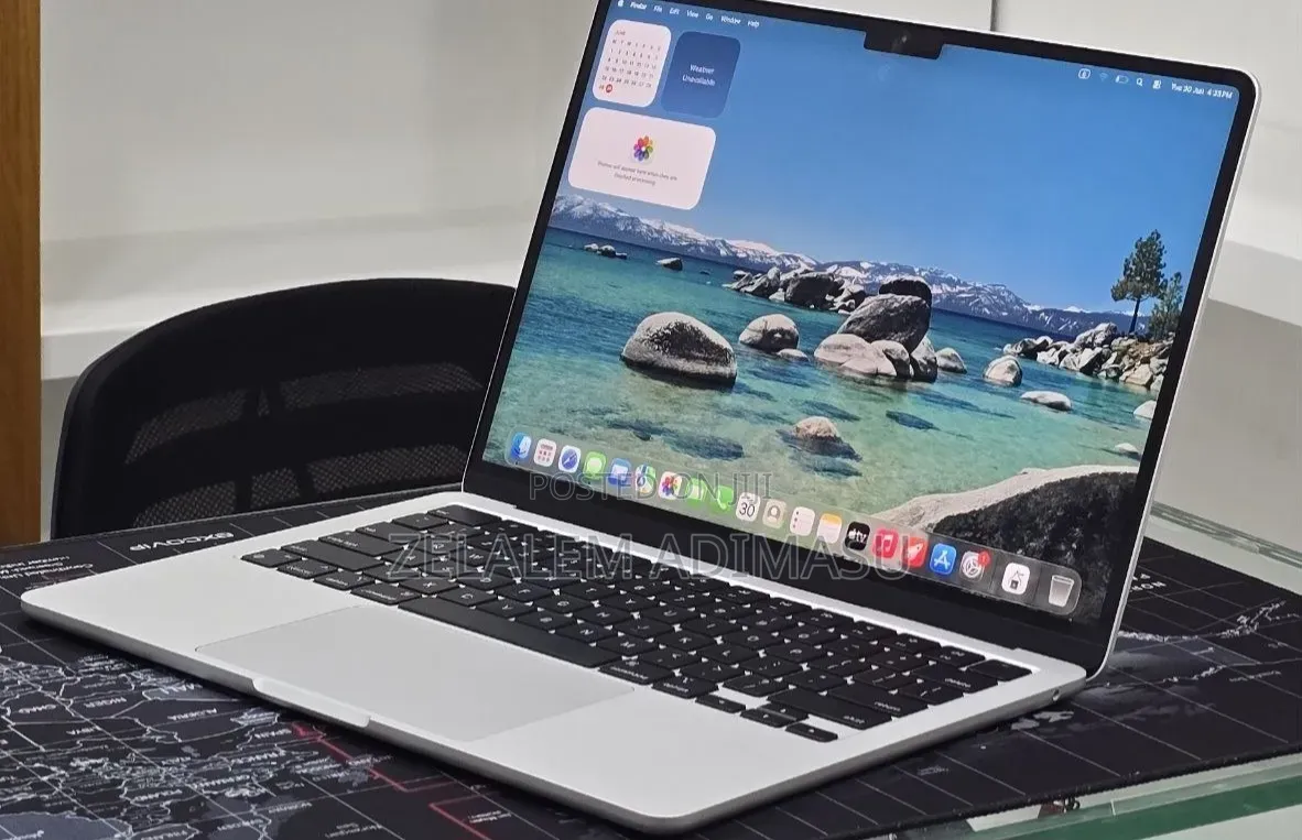 New Laptop Apple MacBook Air 2024 M3 16GB Apple M3 SSD 256GB