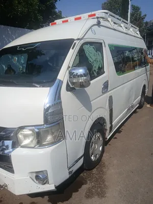 Toyota HiAce 2014 White