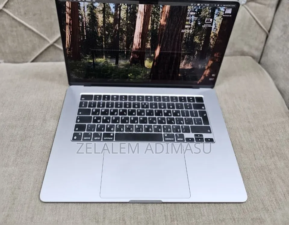 New Laptop Apple MacBook Air 2024 M3 8GB Apple M3 SSD 512GB