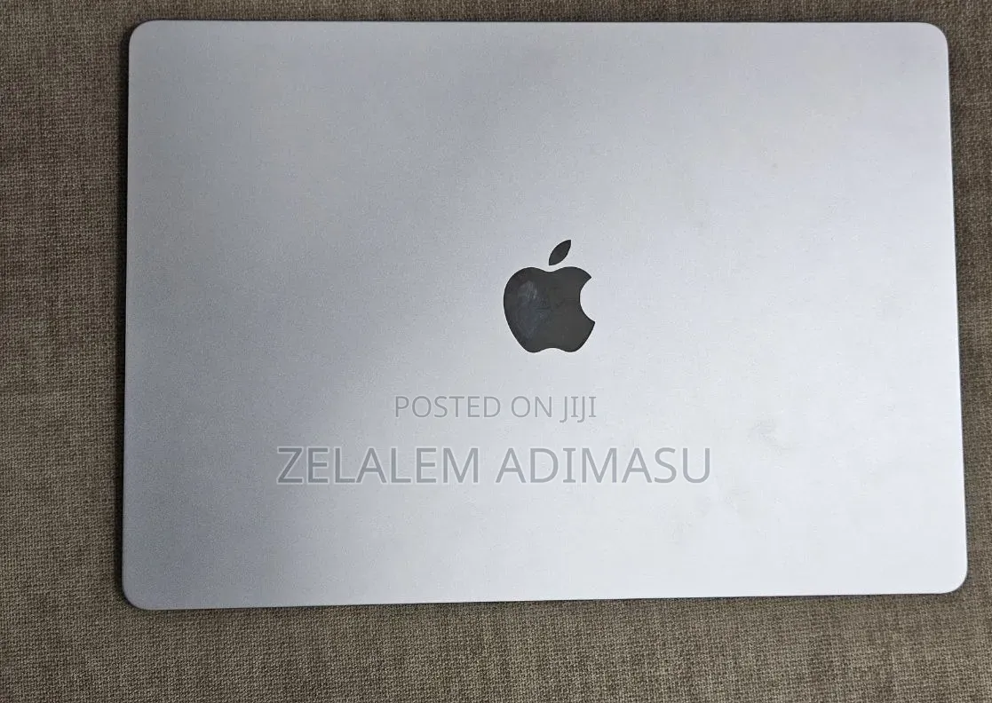 New Laptop Apple MacBook Air 2024 M3 8GB Apple M3 SSD 512GB