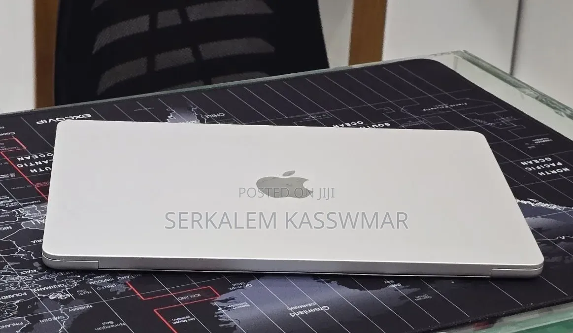 New Laptop Apple MacBook Air 2024 M3 16GB Apple M3 SSD 256GB