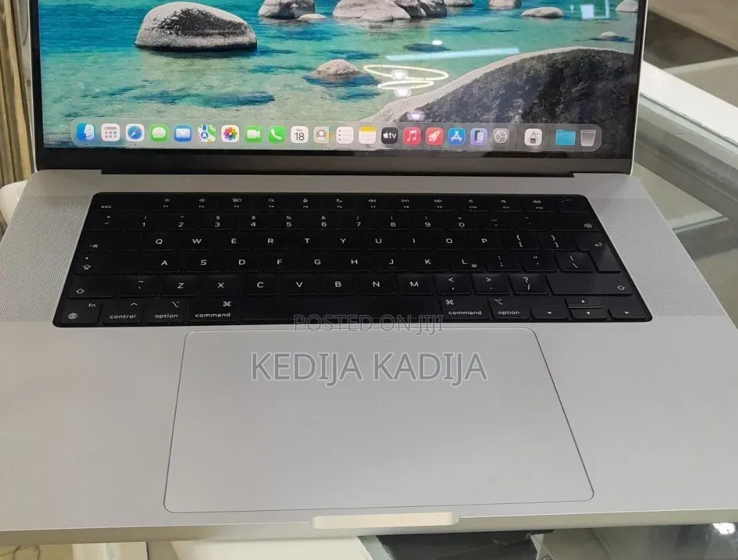 New Laptop Apple MacBook Pro 2021 M1 32GB Apple M1 Pro SSD 1T
