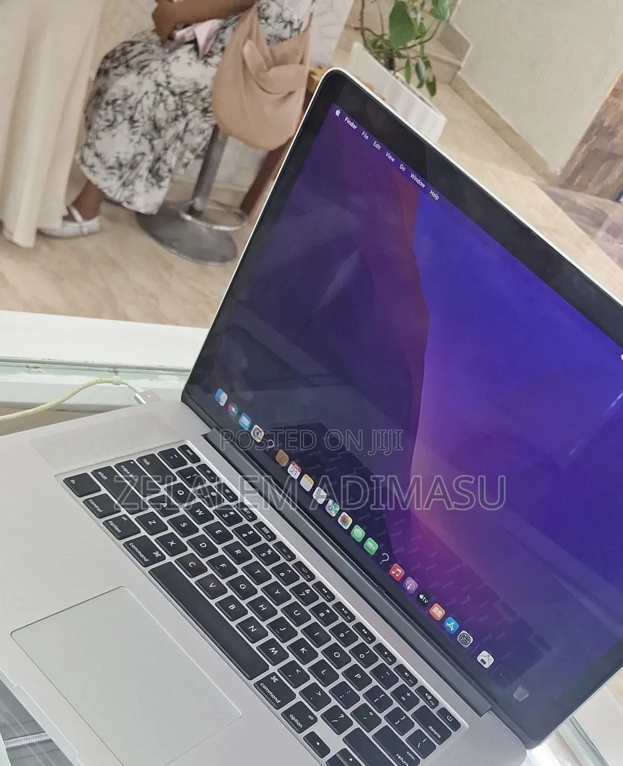 New Laptop Apple MacBook Pro 2015 16GB Intel Core i7 SSD 256GB
