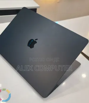 New Laptop Apple MacBook Air 2024 M3 8GB Apple M3 SSD 256GB