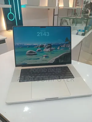 New Laptop Apple MacBook Pro 32GB Apple M1 Max SSD 1T