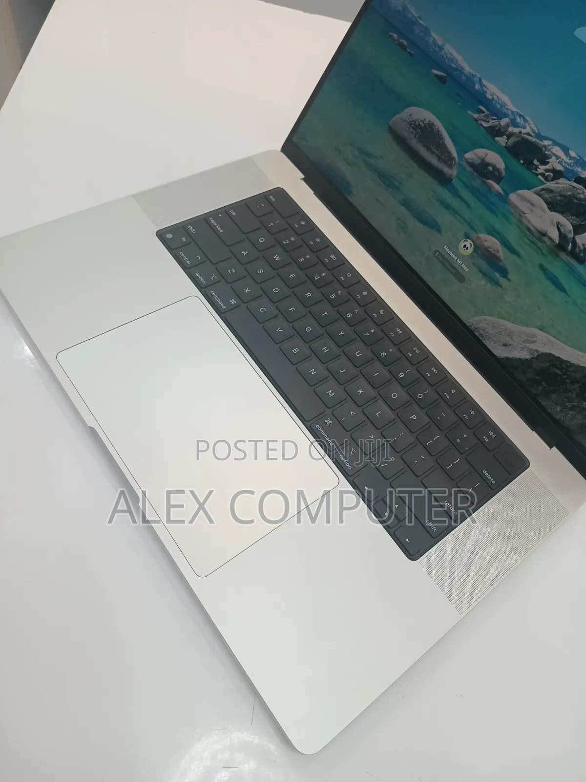 New Laptop Apple MacBook Pro 32GB Apple M1 Max SSD 1T